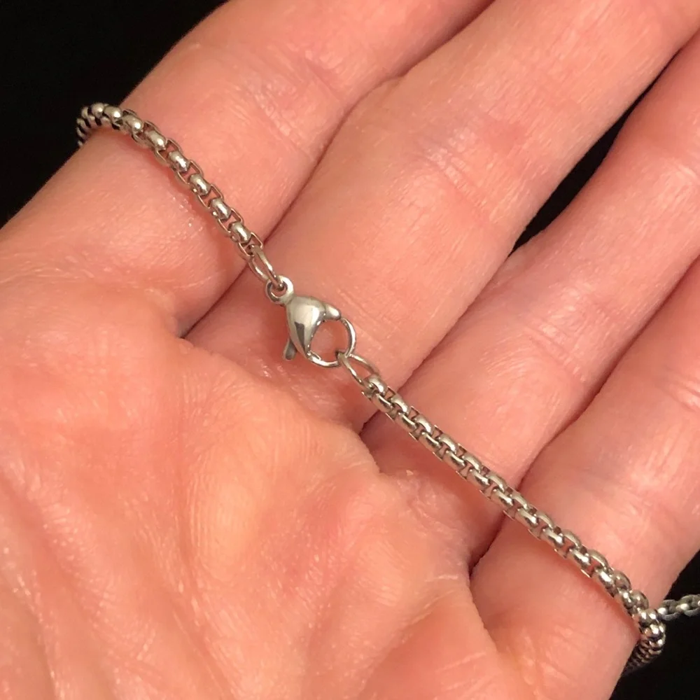 Silver Tone Wolf Head Pendant Necklace - Picture 6 of 10